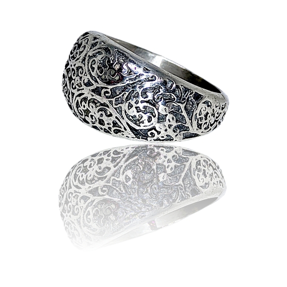 Handmade Sterling Silver Ring w/Great Detail - Picture 2 of 6